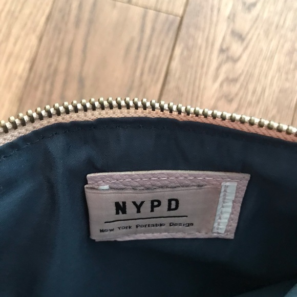 Great condition cross body leather purse - Picture 4 of 5